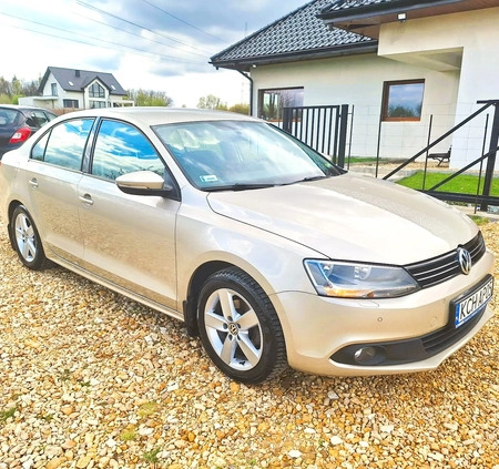 Volkswagen Jetta cena 29900 przebieg: 177777, rok produkcji 2012 z Trzebinia małe 211